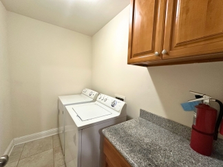 2661 Rue Palafox