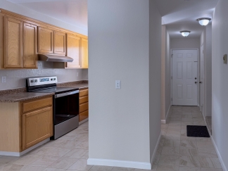 Bright End-Unit Townhome Near Downtown Morgan Hill