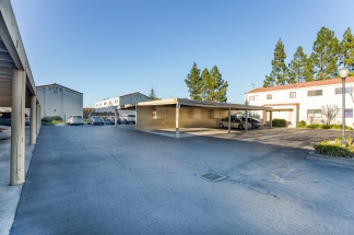 Bright End-Unit Townhome Near Downtown Morgan Hill
