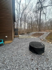 4-Bed Retreat with Vaulted Ceilings & Covered Porch, minutes to the Shenandoah River in Front Royal