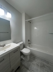 4-Bed Retreat with Vaulted Ceilings & Covered Porch, minutes to the Shenandoah River in Front Royal