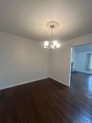 4-Bed Retreat with Vaulted Ceilings & Covered Porch, minutes to the Shenandoah River in Front Royal