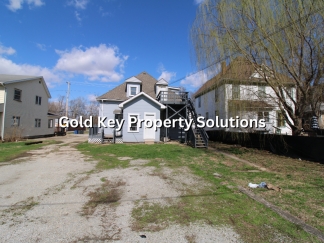 MUNCIE 2 Br 1 BA Downstairs Apartment with a Deck (SECTION 8 APPROVED)