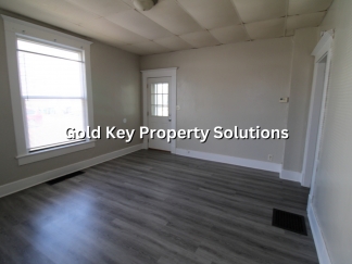 MUNCIE 2 Br 1 BA Downstairs Apartment with a Deck (SECTION 8 APPROVED)