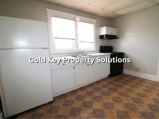 MUNCIE 2 Br 1 BA Downstairs Apartment with a Deck (SECTION 8 APPROVED)