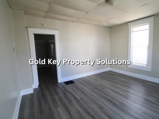 MUNCIE 2 Br 1 BA Downstairs Apartment with a Deck (SECTION 8 APPROVED)