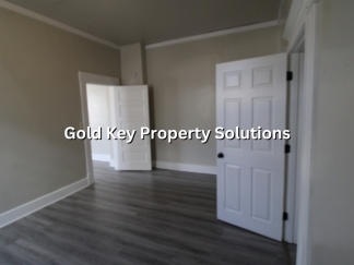 MUNCIE 2 Br 1 BA Downstairs Apartment with a Deck (SECTION 8 APPROVED)