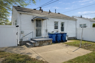 Newly Updated 2 Bed Ranch with Private Backyard