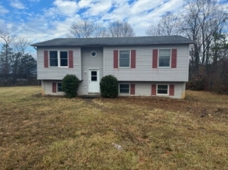 Available 5/1/2026 3 Bedroom Pet Friendly home on Redwood Drive in Rileyville!