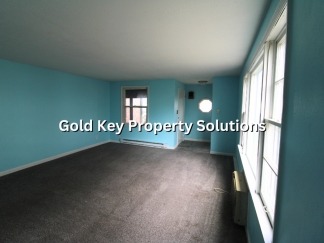 ALEXANDRIA 2 BR 1.5 BA Apartment with Bonus Room and Central Air (SECTION 8 APPROVED)