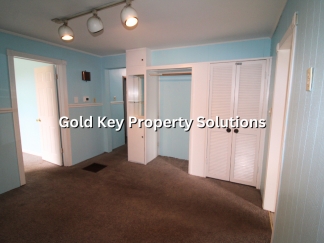 ALEXANDRIA 2 BR 1.5 BA Apartment with Bonus Room and Central Air (SECTION 8 APPROVED)