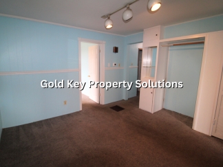 ALEXANDRIA 2 BR 1.5 BA Apartment with Bonus Room and Central Air (SECTION 8 APPROVED)