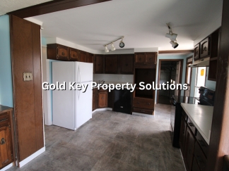 ALEXANDRIA 2 BR 1.5 BA Apartment with Bonus Room and Central Air (SECTION 8 APPROVED)