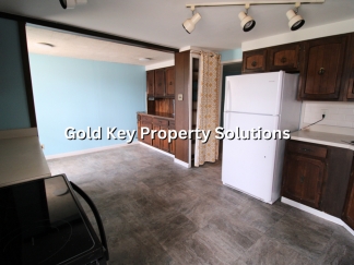 ALEXANDRIA 2 BR 1.5 BA Apartment with Bonus Room and Central Air (SECTION 8 APPROVED)