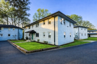 PRE-LEASING: Charming 2-Bed Sanctuary in Decatur - Cozy Comfort Awaits at 2825 Belvedere Ln!