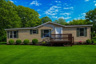 Welcome Home to Center Hill – 3 Beds • 2 Baths of Comfort