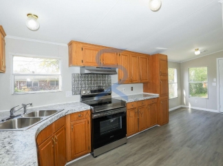 Welcome Home to Center Hill – 3 Beds • 2 Baths of Comfort