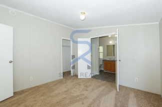 Welcome Home to Center Hill – 3 Beds • 2 Baths of Comfort