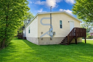 Welcome Home to Center Hill – 3 Beds • 2 Baths of Comfort