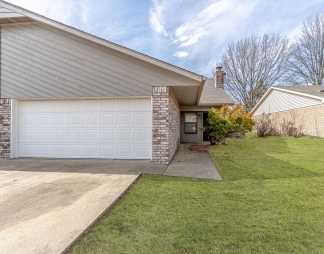 Newly Renovated Duplex! Rare!