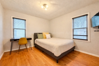 Bright and Renovated Near Downtown Royal Oak