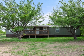 Large Renovated Manufactured Home in the Country