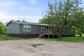 Large Renovated Manufactured Home in the Country