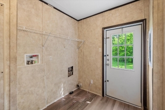 Large Renovated Manufactured Home in the Country