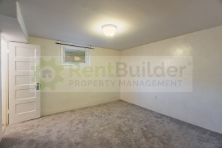 SPECIAL:  $1000 OFF YOUR 2ND MONTH'S RENT!!