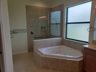 Gorgeous 4 Bedroom / 3 Bath Pool Home - Bradenton