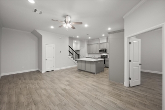 Luxury Arlington Townhome - Gated Community