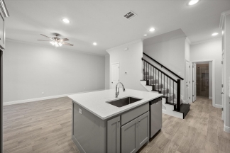 Luxury Arlington Townhome - Gated Community