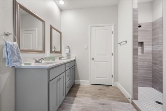 Luxury Arlington Townhome - Gated Community