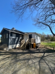 Charming Newly Renovated 2-Bedroom Home on 3 Acres – A Gardener’s Dream!