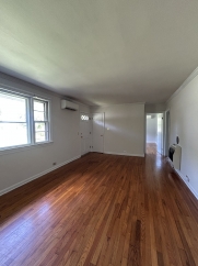 Charming Newly Renovated 2-Bedroom Home on 3 Acres – A Gardener’s Dream!