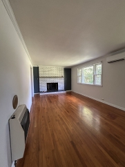 Charming Newly Renovated 2-Bedroom Home on 3 Acres – A Gardener’s Dream!