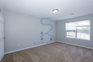 Pet-Friendly Living in Pinedale – 3BR/2.5BA Ready for You