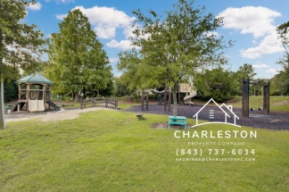 6040 Fieldstone Cir - Available 5/19