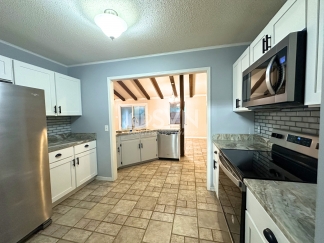 662 Ridgewood Drive