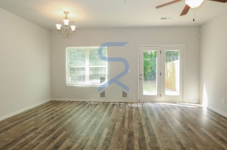 Modern Townhome Living – 3BR/3BA in The Gardens at Lovejoy