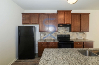 Modern Townhome Living – 3BR/3BA in The Gardens at Lovejoy