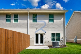 Modern Townhome Living – 3BR/3BA in The Gardens at Lovejoy