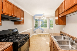 Prime Marietta Location – 2BR/2.5BA Townhome Ready for You