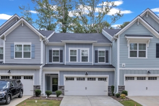 Charming Townhouse in Apex