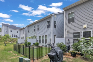 Charming Townhouse in Apex