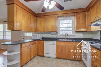 1502 Woodcrest Ave - Available 5/19