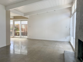 Custom Designed Modern 3 Bedroom Eicher in Palo Alto!