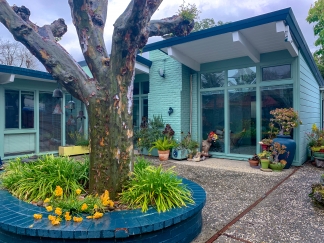 Custom Designed Modern 3 Bedroom Eicher in Palo Alto!