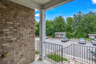 Gorgeous Brick End Unit Townhome in Apex!