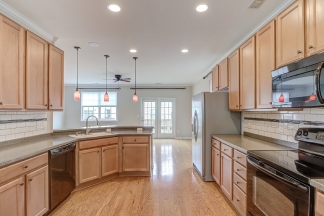 Gorgeous Brick End Unit Townhome in Apex!